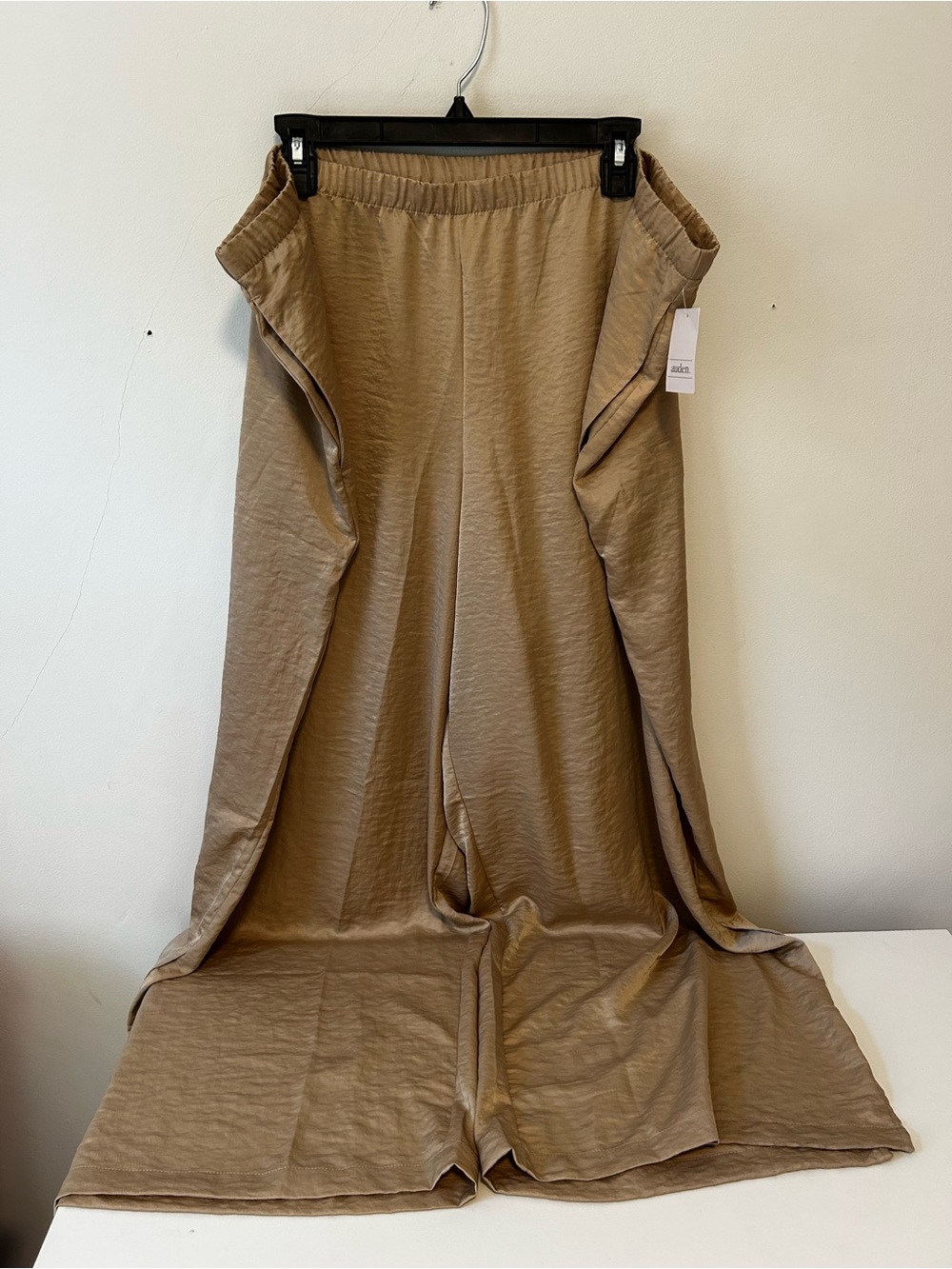 Auden Relaxed Wide-Leg Lounge Pants in Taupe